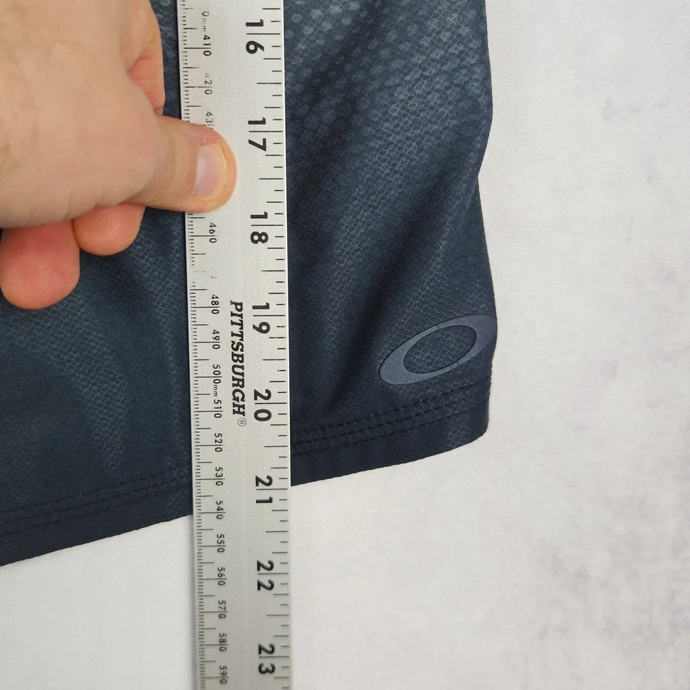 Oakley Board Shorts Mens 33 Gray Black Geometric Swim Trunks‎ Mesh Linerless